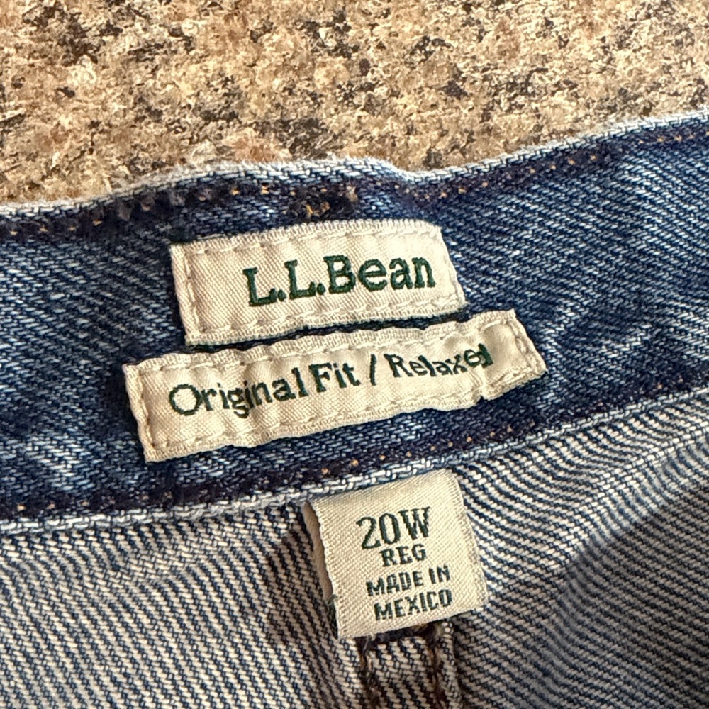 L.L. Bean original fit relaxed Classic Blue Denim Jeans size 20 - Picture 5 of 7